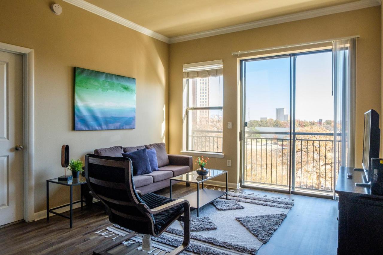 Frontdesk Oakwood Residence Apts Uptown Dallas Extérieur photo