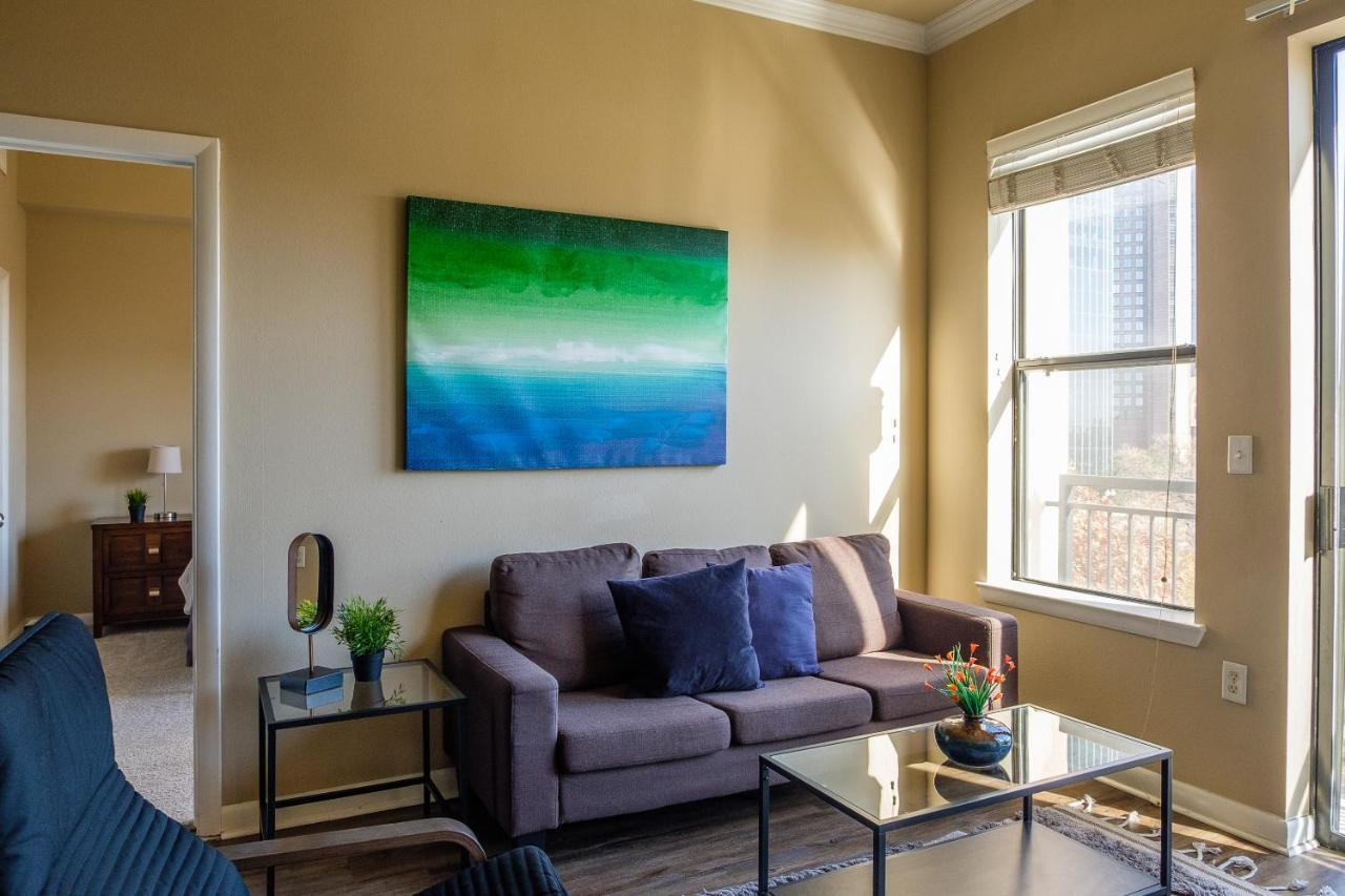 Frontdesk Oakwood Residence Apts Uptown Dallas Extérieur photo