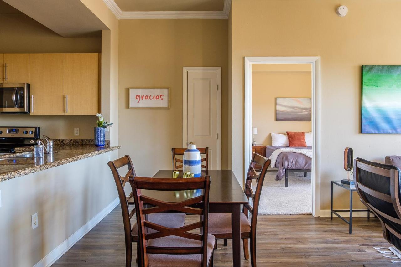 Frontdesk Oakwood Residence Apts Uptown Dallas Extérieur photo